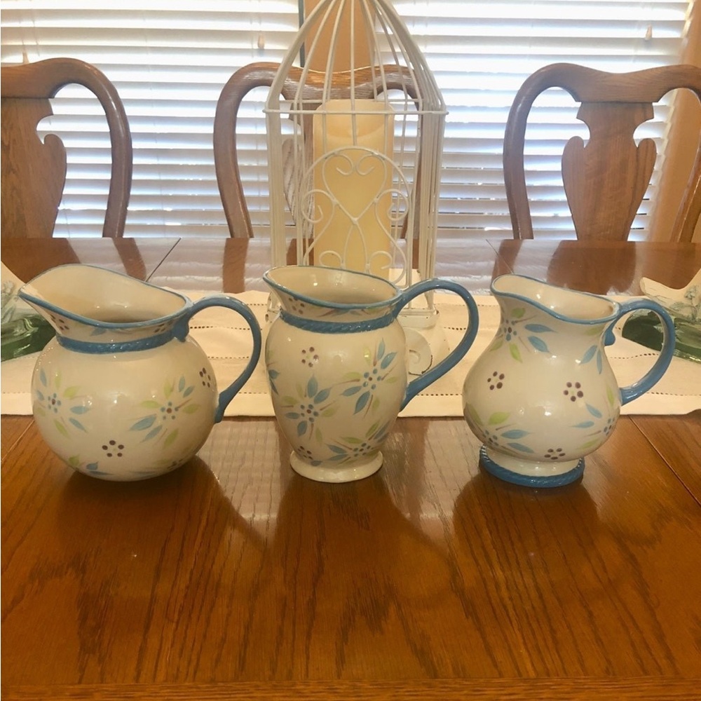 Temp-Tations Blue and White Floral Pitcher Set